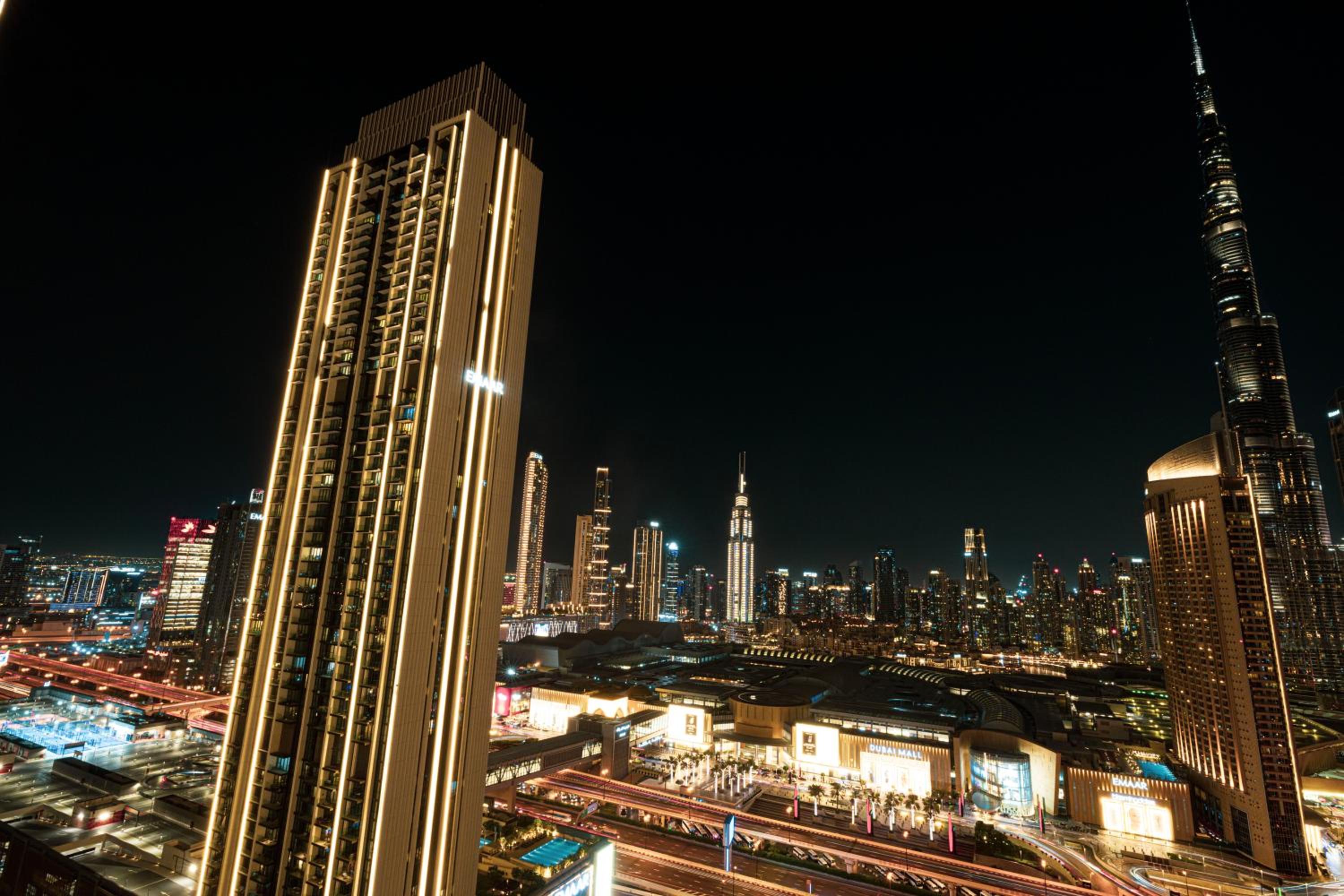 Stunning Two-Bedroom Apartment with Skyline View & walk to Dubai Mall by TerraHome