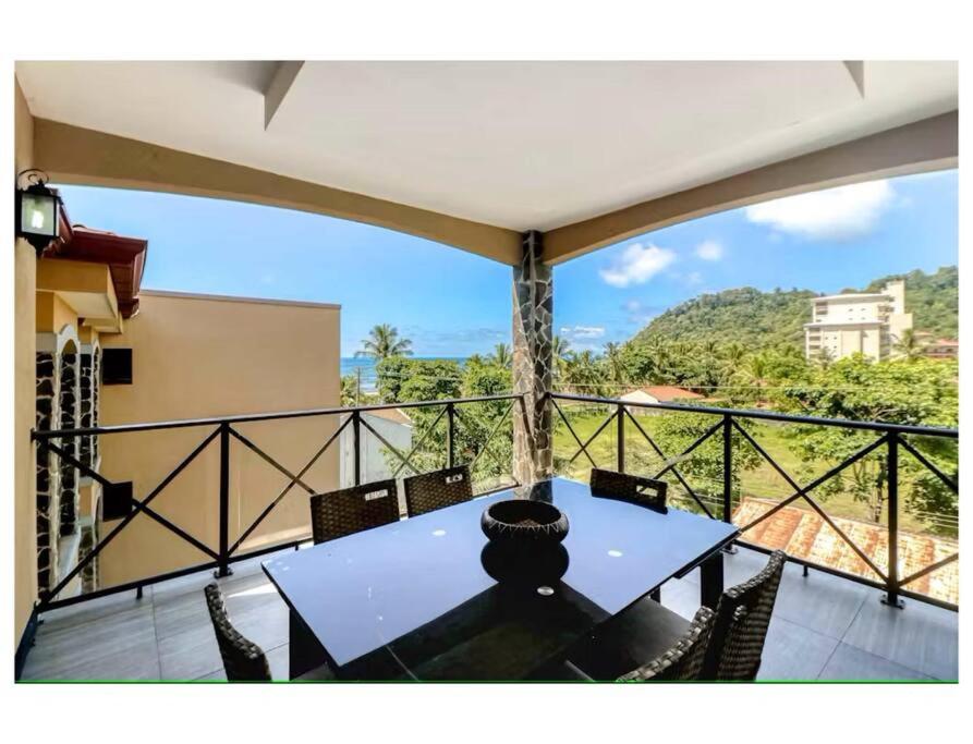 Condo Jungle Bay