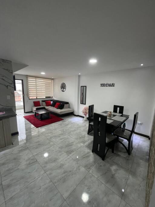 Cómodo Apartamento cerca del Aeropuerto
