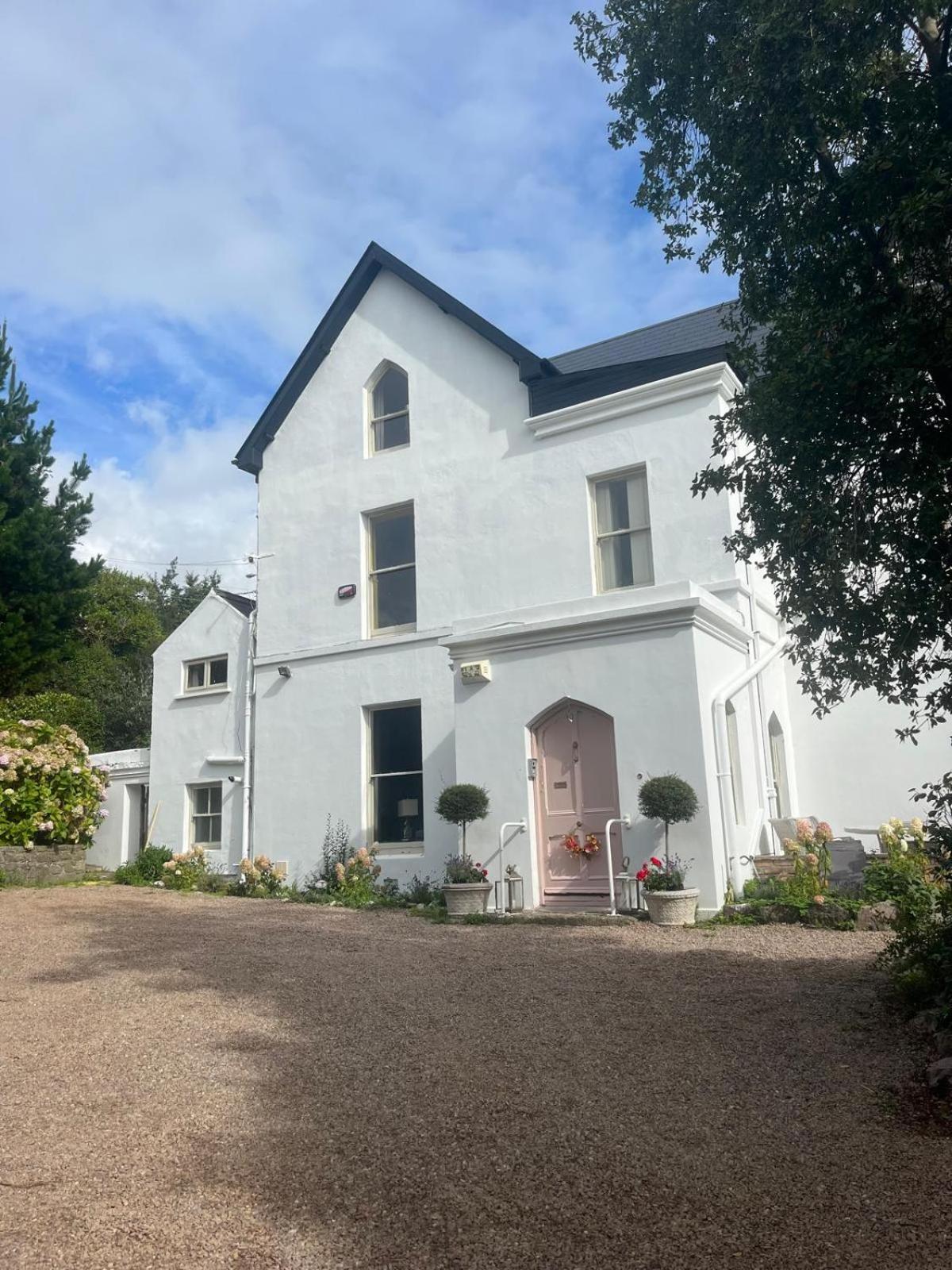 Lynwood house