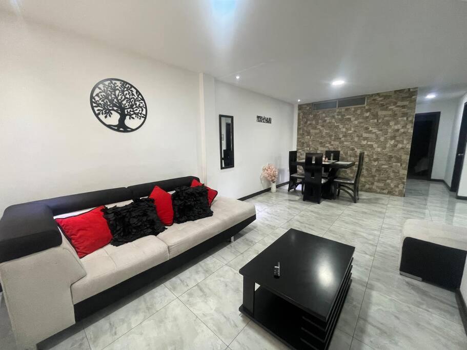 Cómodo Apartamento cerca del Aeropuerto