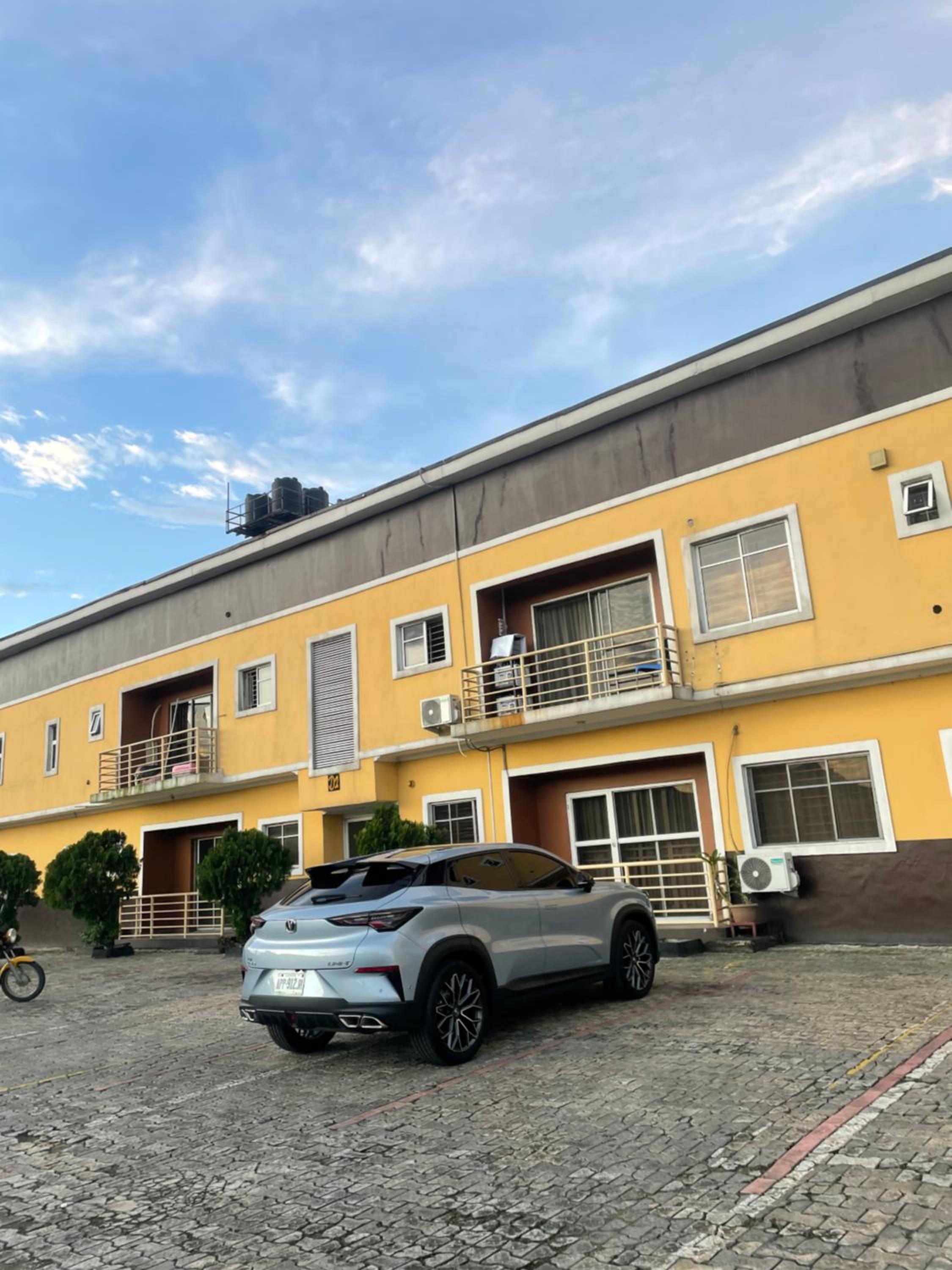 Eddy Apartment