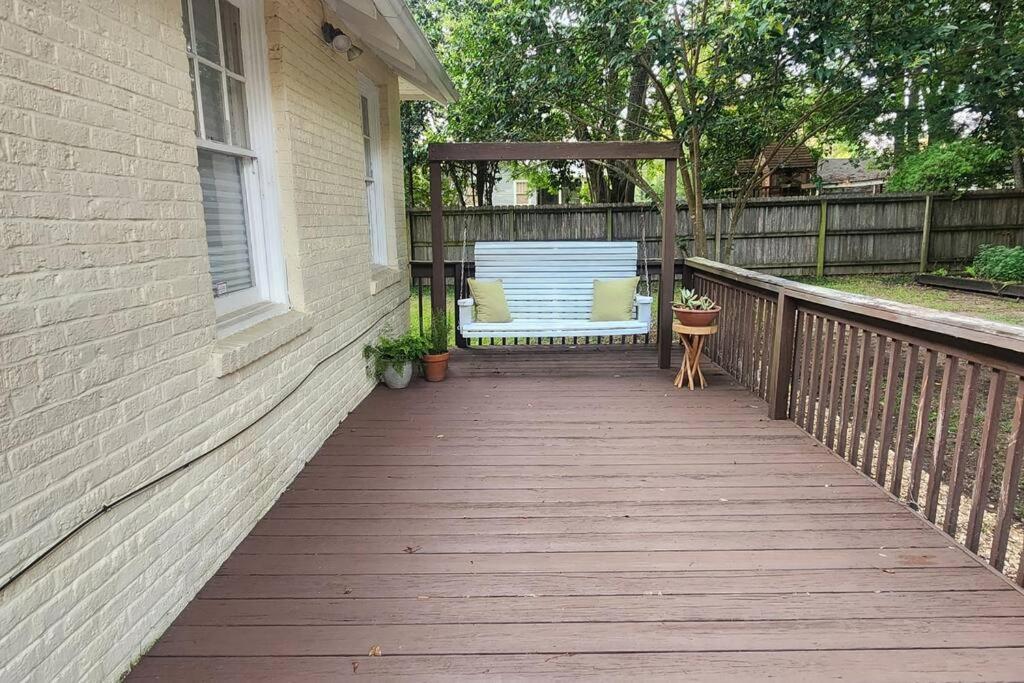 Historic Idlewild Cottage view 4