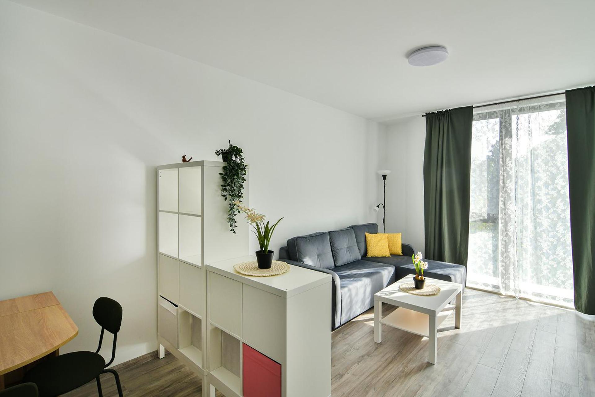 Free parking flats with WIFI and pool