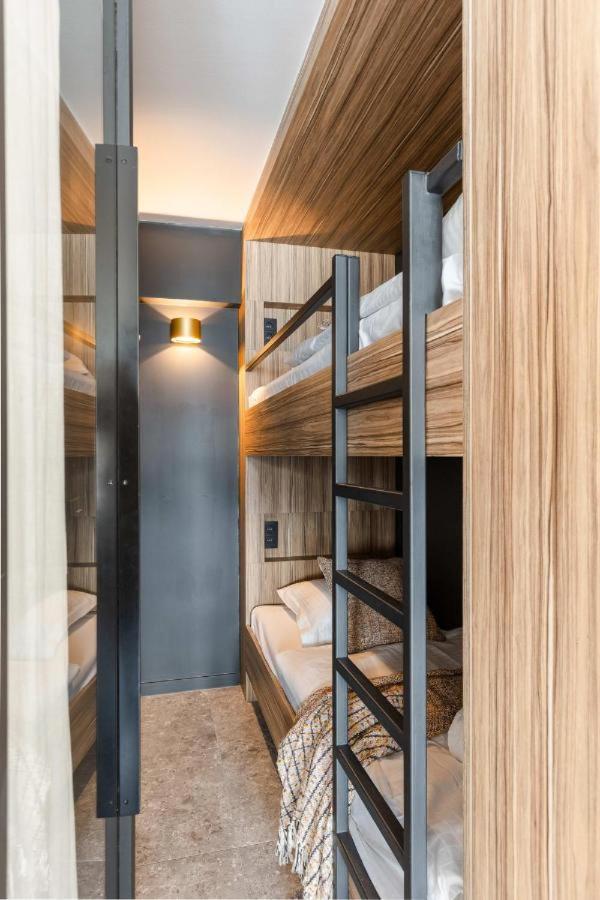 Wonderful architect designed flat with sea view view 5