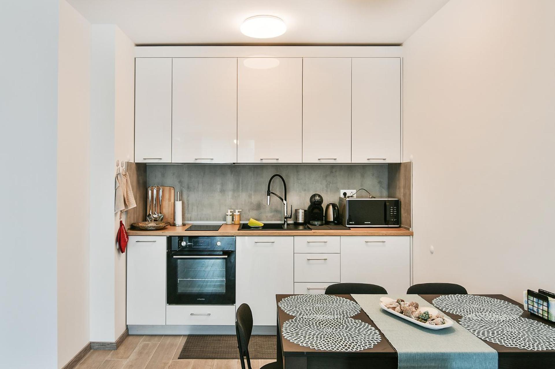 Free parking flats with WIFI and pool