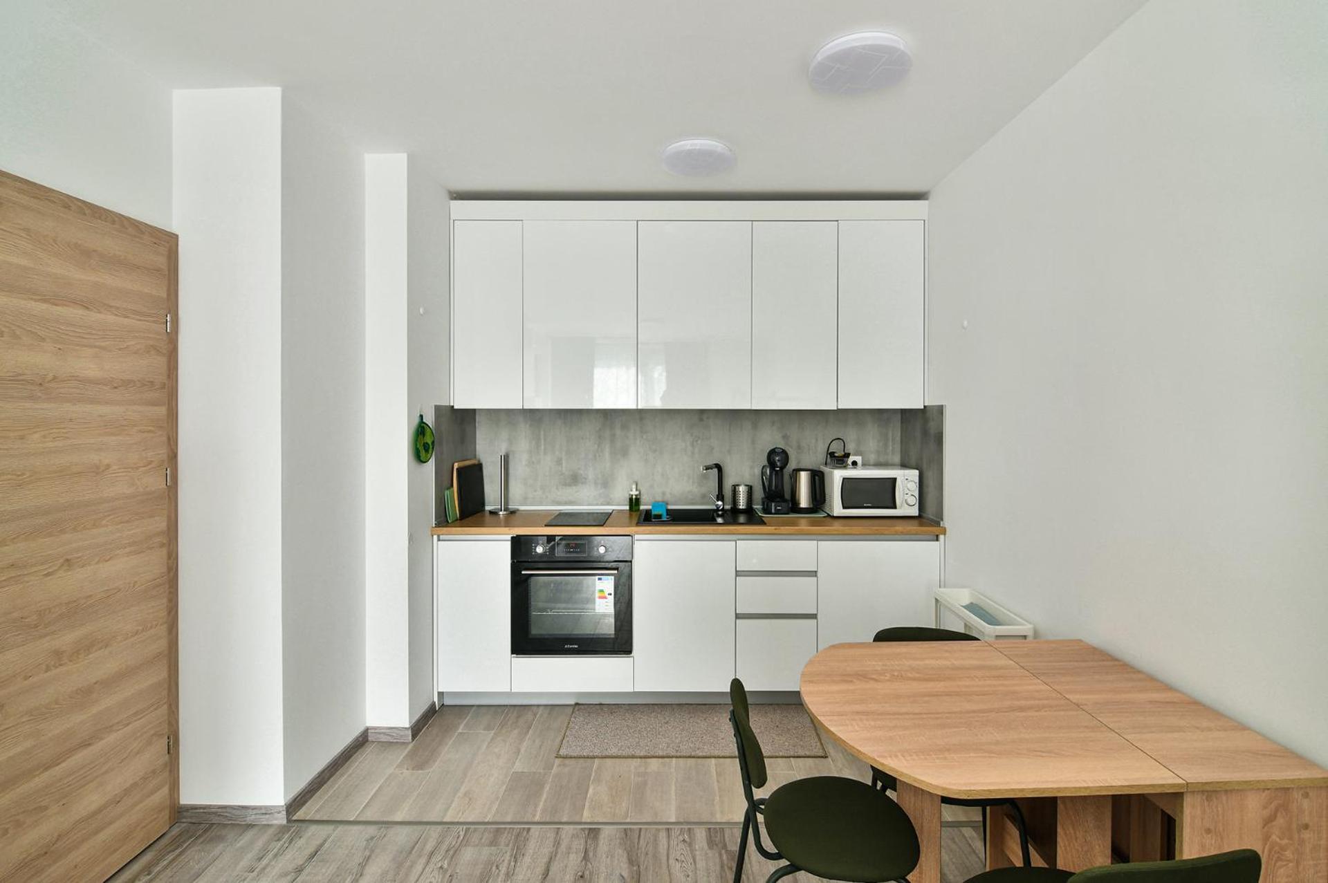 Free parking flats with WIFI and pool