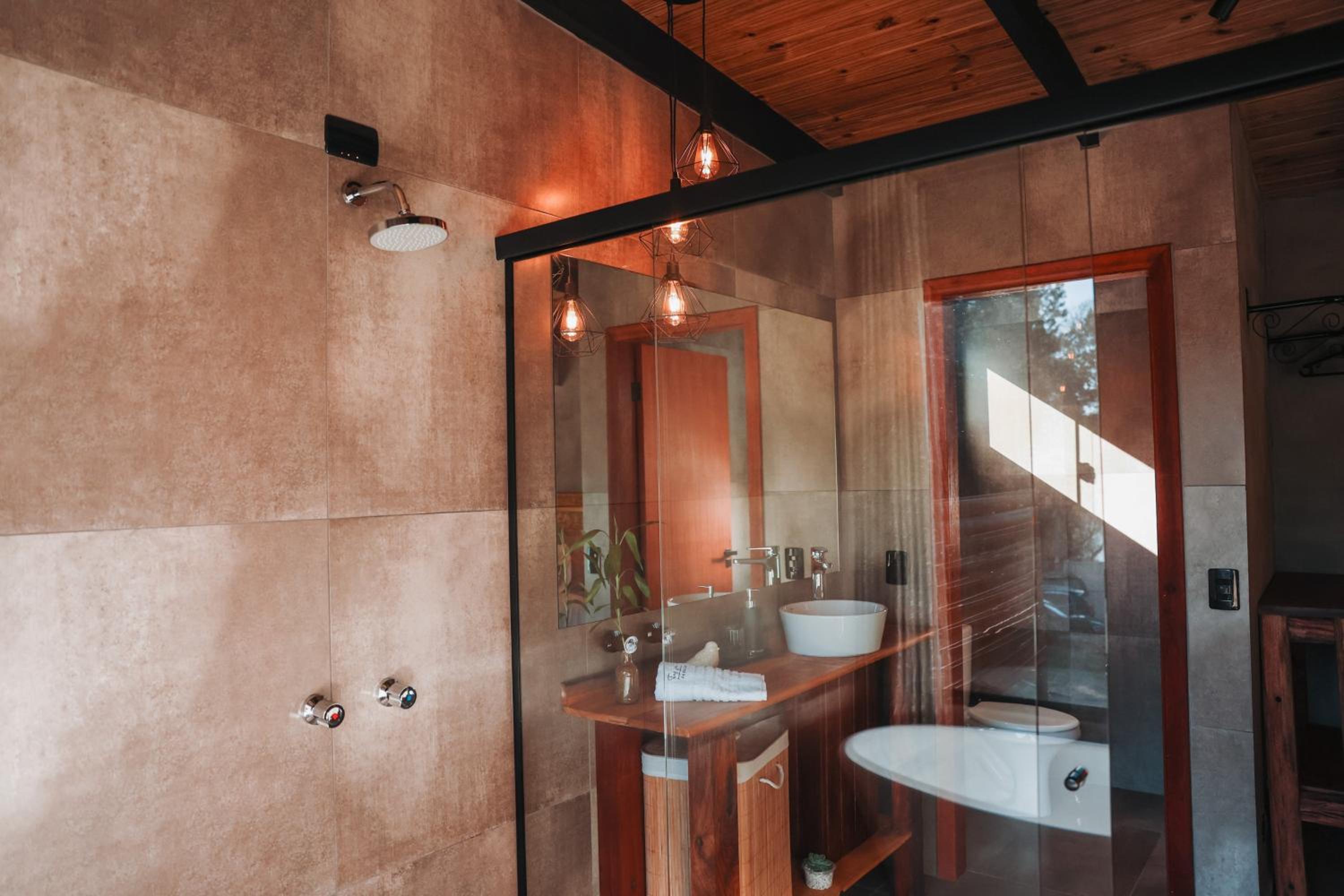 Chalé Romântico em Curitiba, climatizado com banheira - TinyHousePassauna