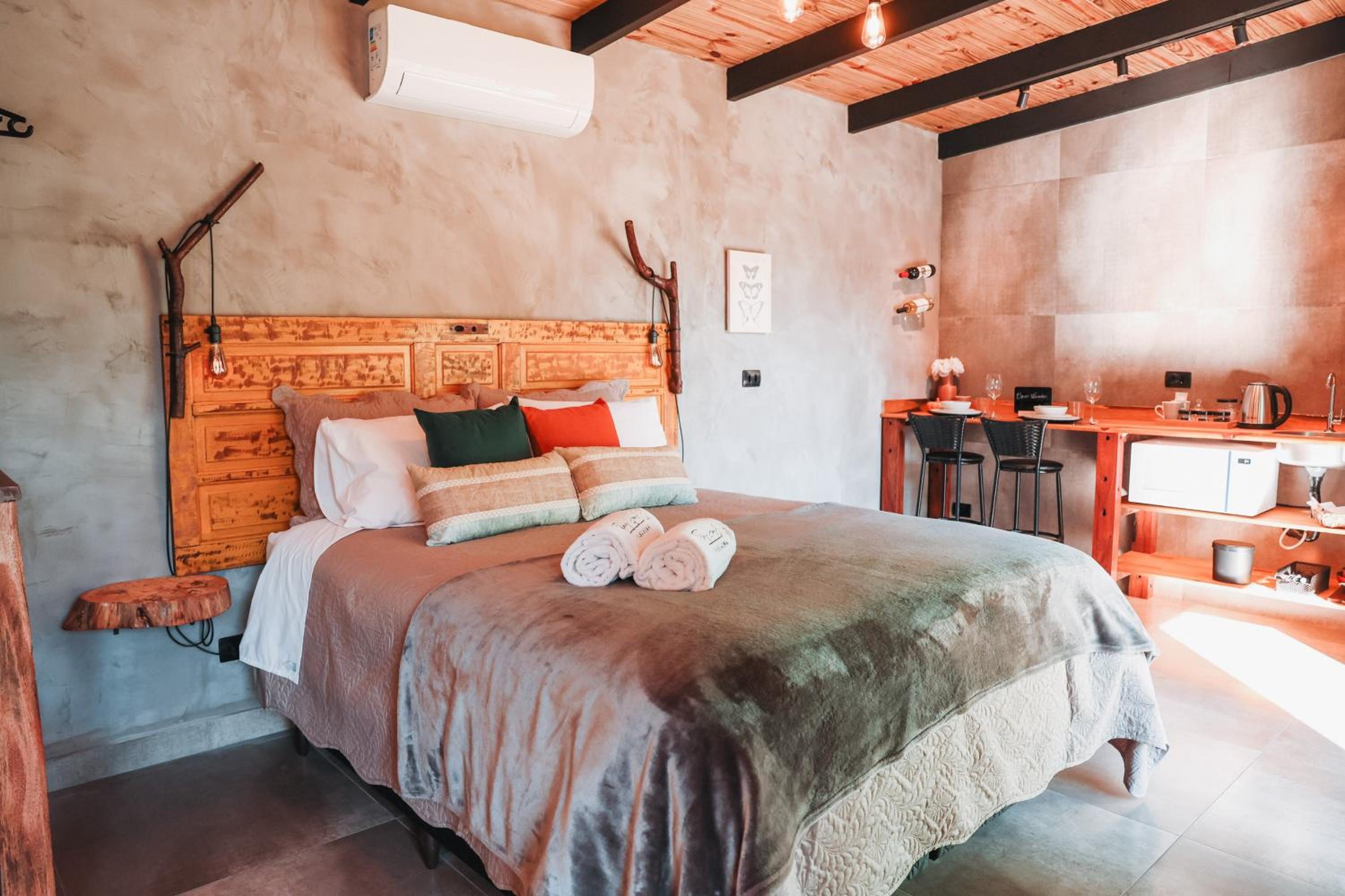 Chalé Romântico em Curitiba, climatizado com banheira - TinyHousePassauna