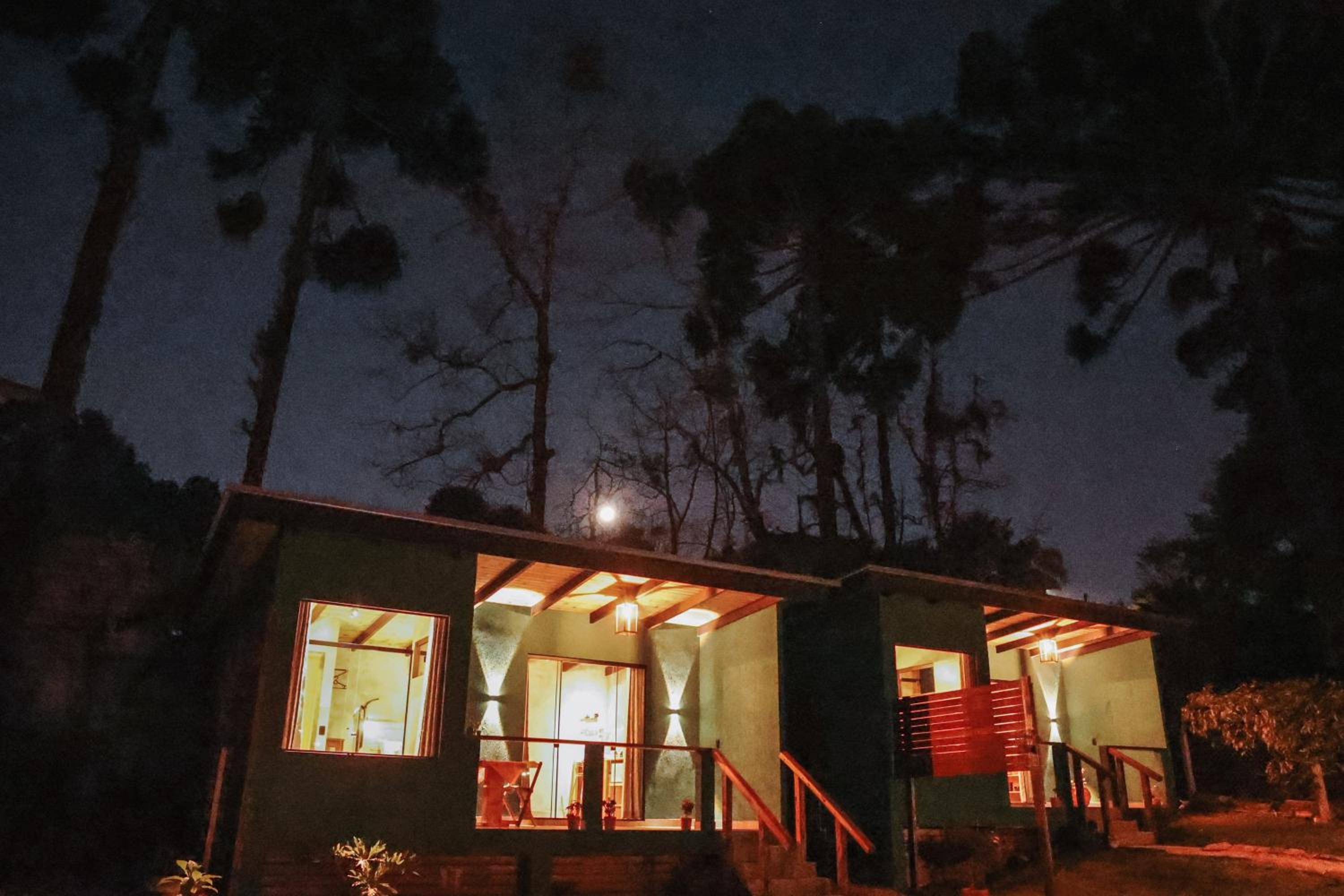 Chalé Romântico em Curitiba, climatizado com banheira - TinyHousePassauna