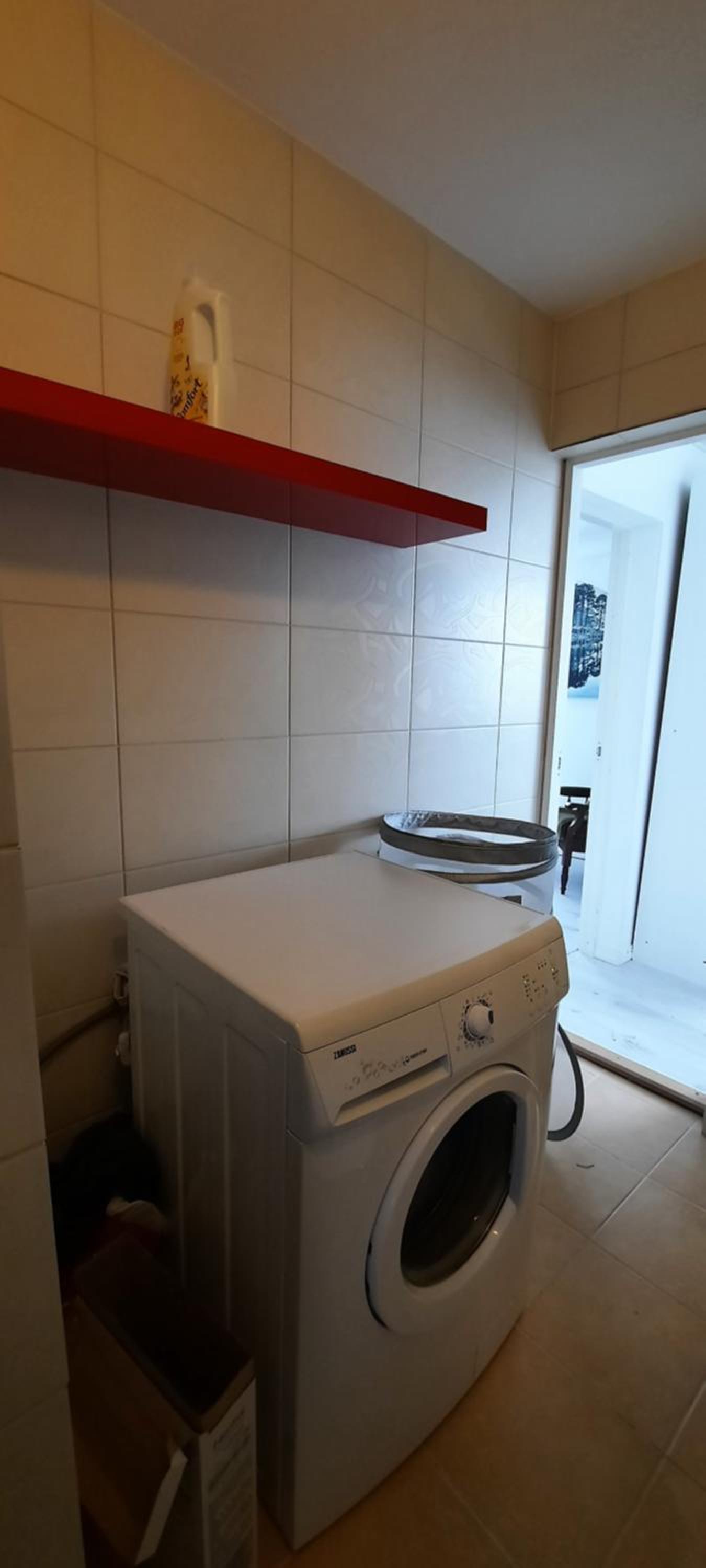 Leilighet i egen bolig nær togstasjonen, 30 min til Oslo og Gardermoen flyplass