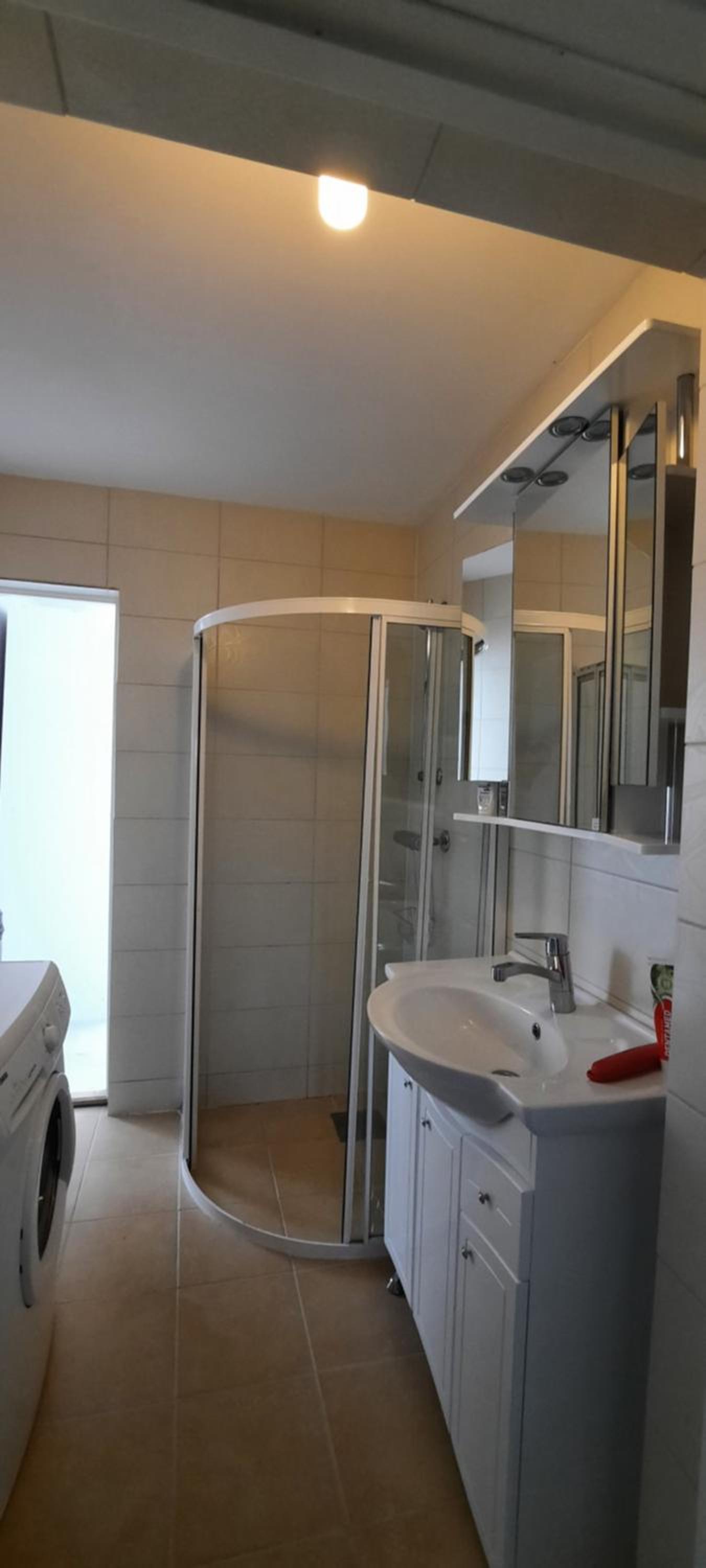Leilighet i egen bolig nær togstasjonen, 30 min til Oslo og Gardermoen flyplass, photo 10