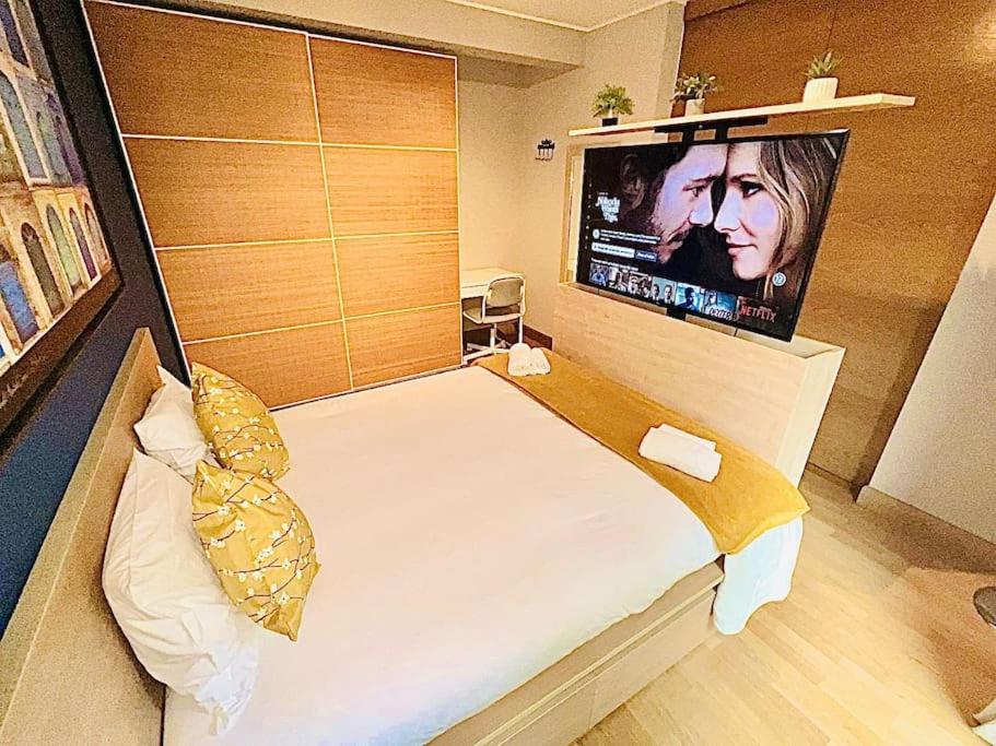 Chic one bedroom with parking&terrace-KIR22