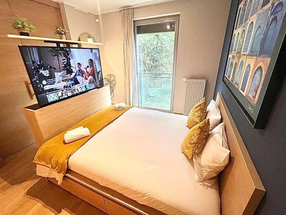 Chic one bedroom with parking&terrace-KIR22