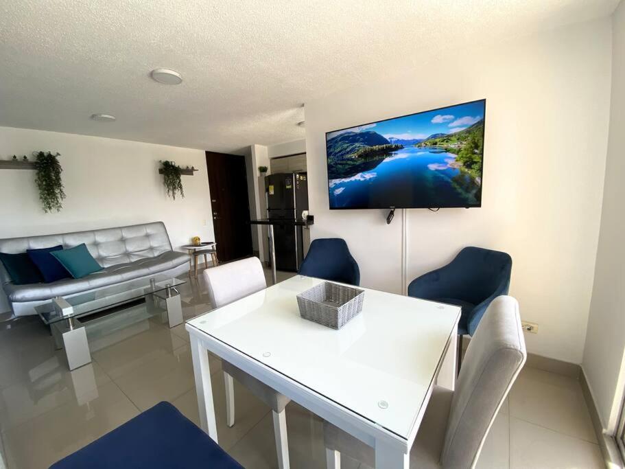 Central Family Home with Air Conditioning