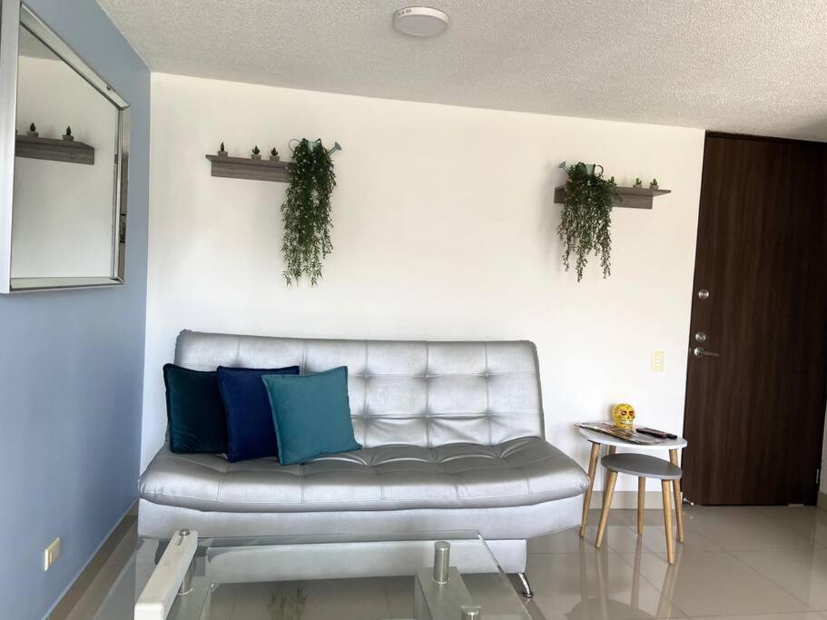 Central Family Home with Air Conditioning