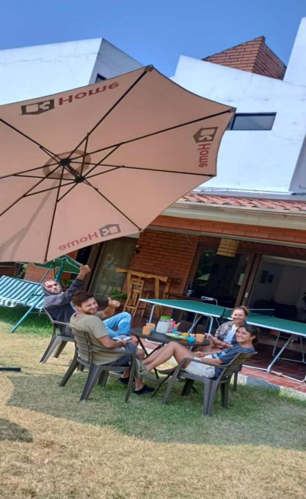 Hostal Mochiliers Bed and Breakfast view 4
