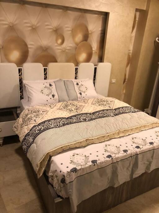 Luxury 2BH with full Cairo Nile view