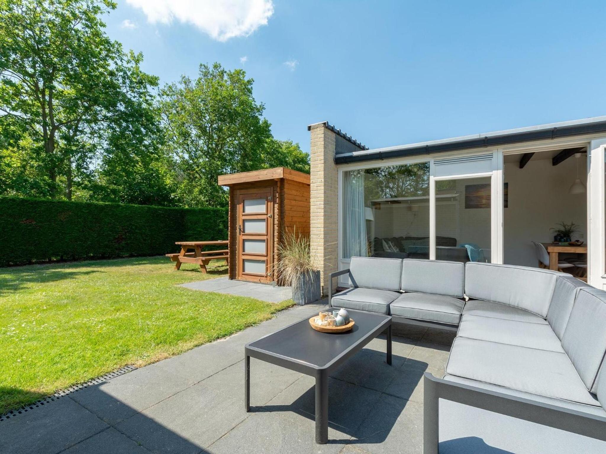 Duinland 245 bungalow for 6 guests near sea