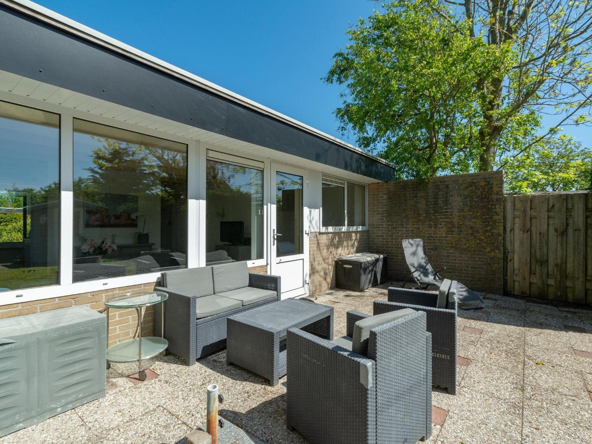 Welcoming bungalow with garden view 3
