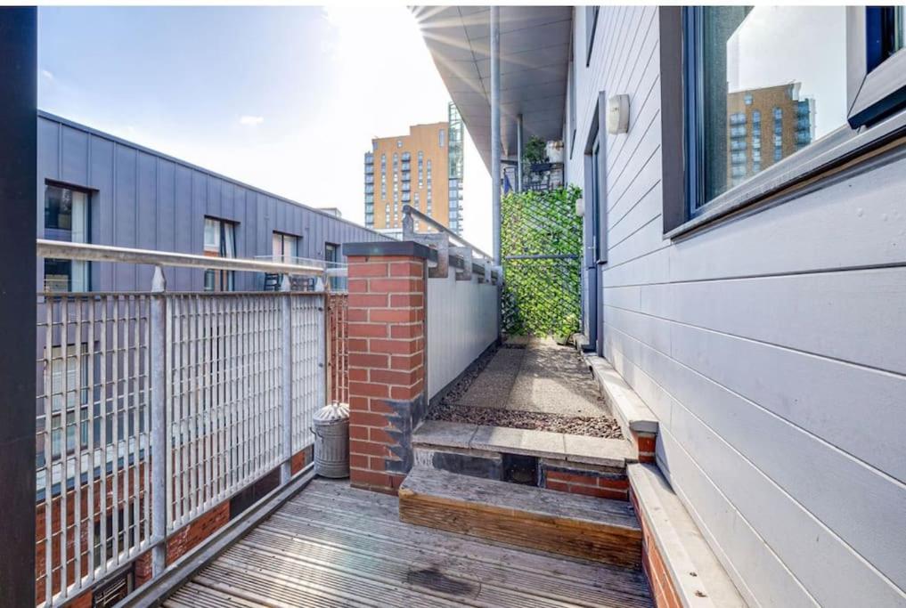 Luxury 2BR Apartment - Prime Location - Parking view 2