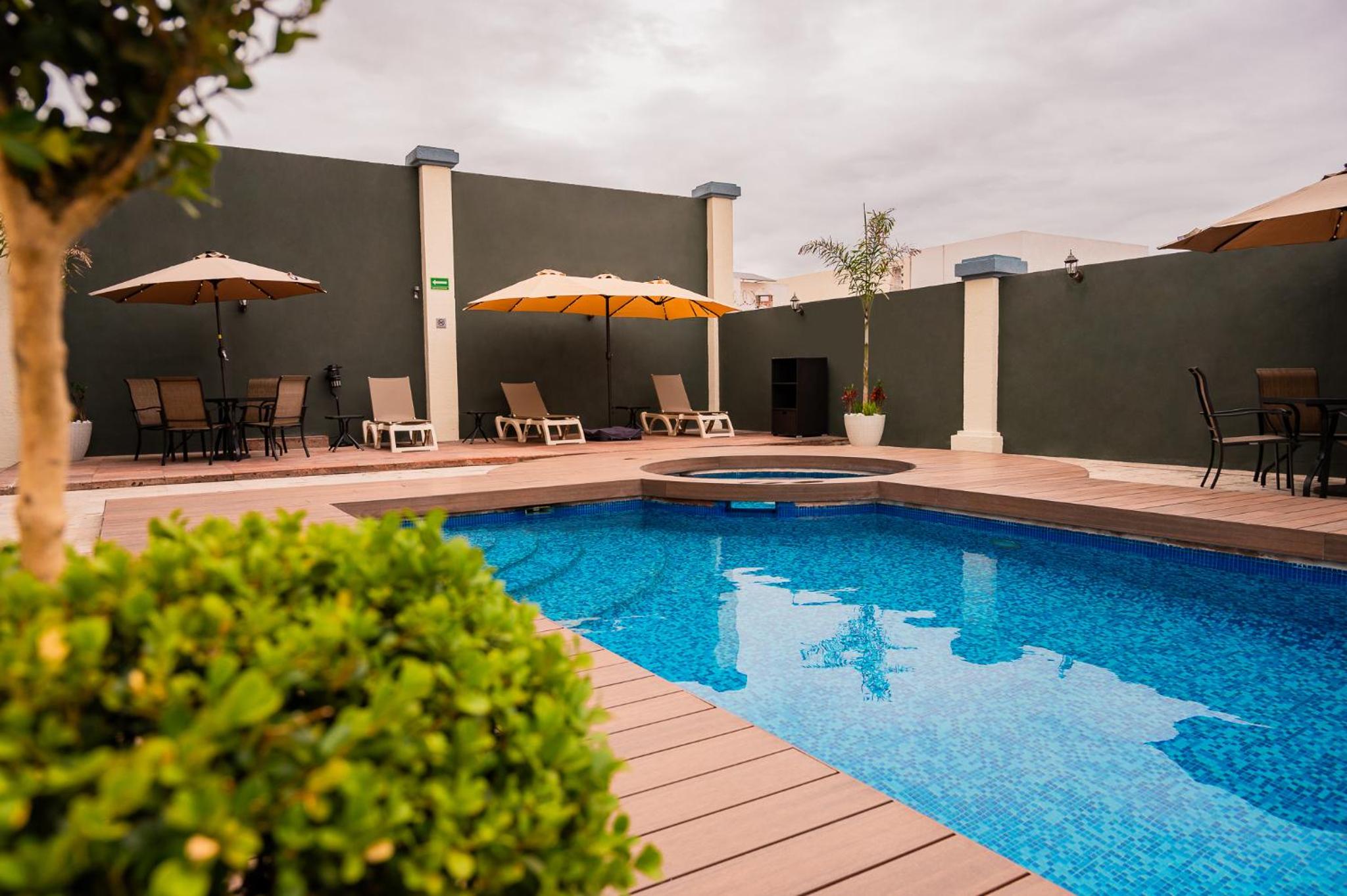 Reynosa Vacations - La Quinta by Wyndham Reynosa - Property Image 1