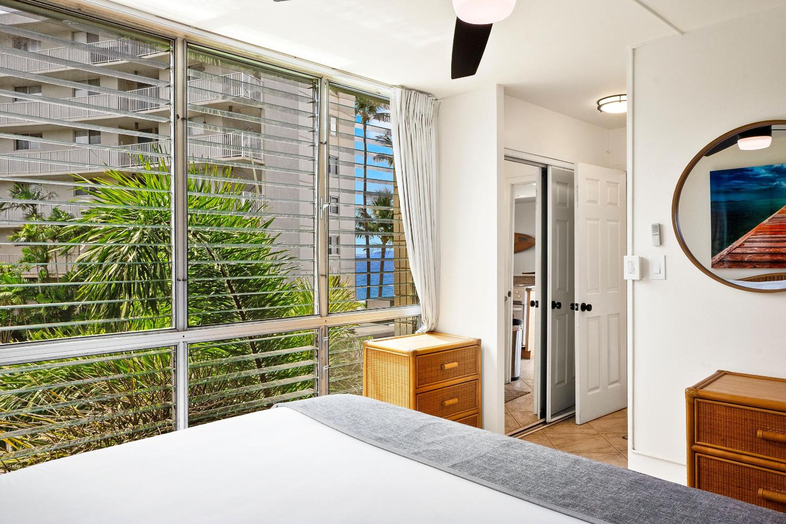 Kamaole Nalu 301 - Stunning Ocean Views, Renovated