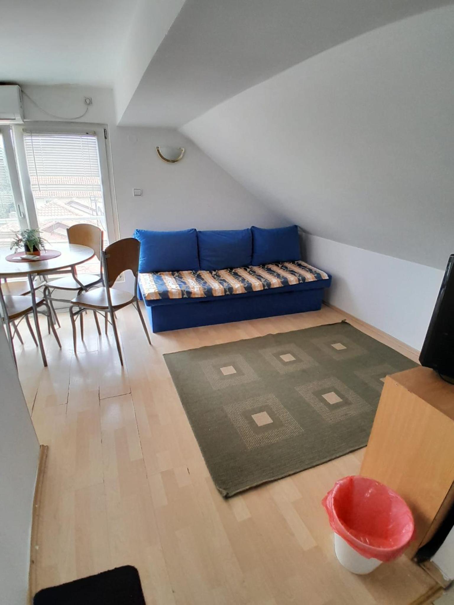 Airport BEG Rooms and Apartments