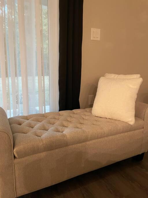 Charming Gainesville Townhome 1