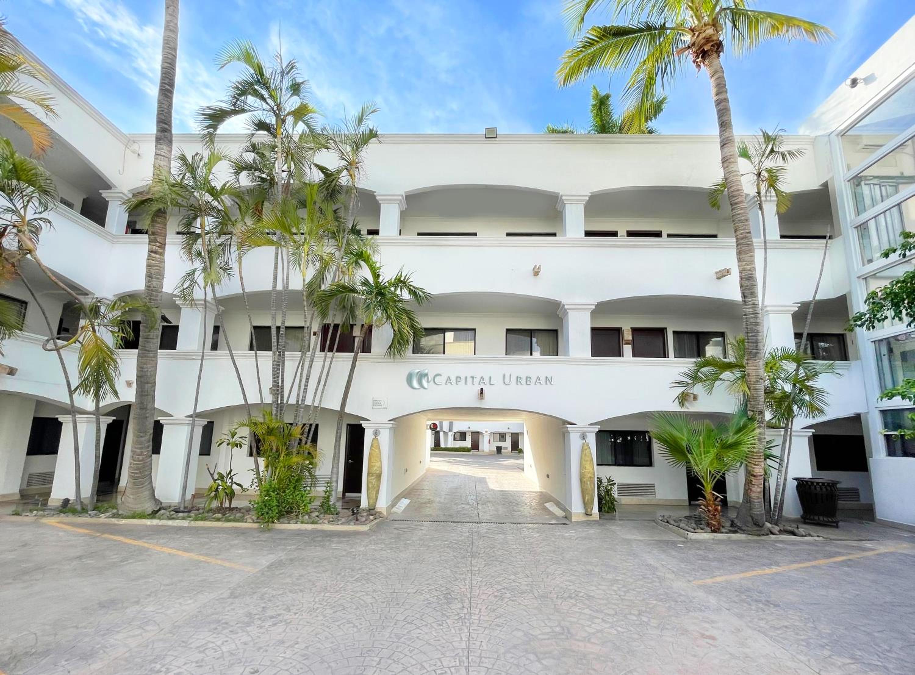 Los Mochis Vacations - Capital Urban By Balderrama Hotel Collection - Property Image 2
