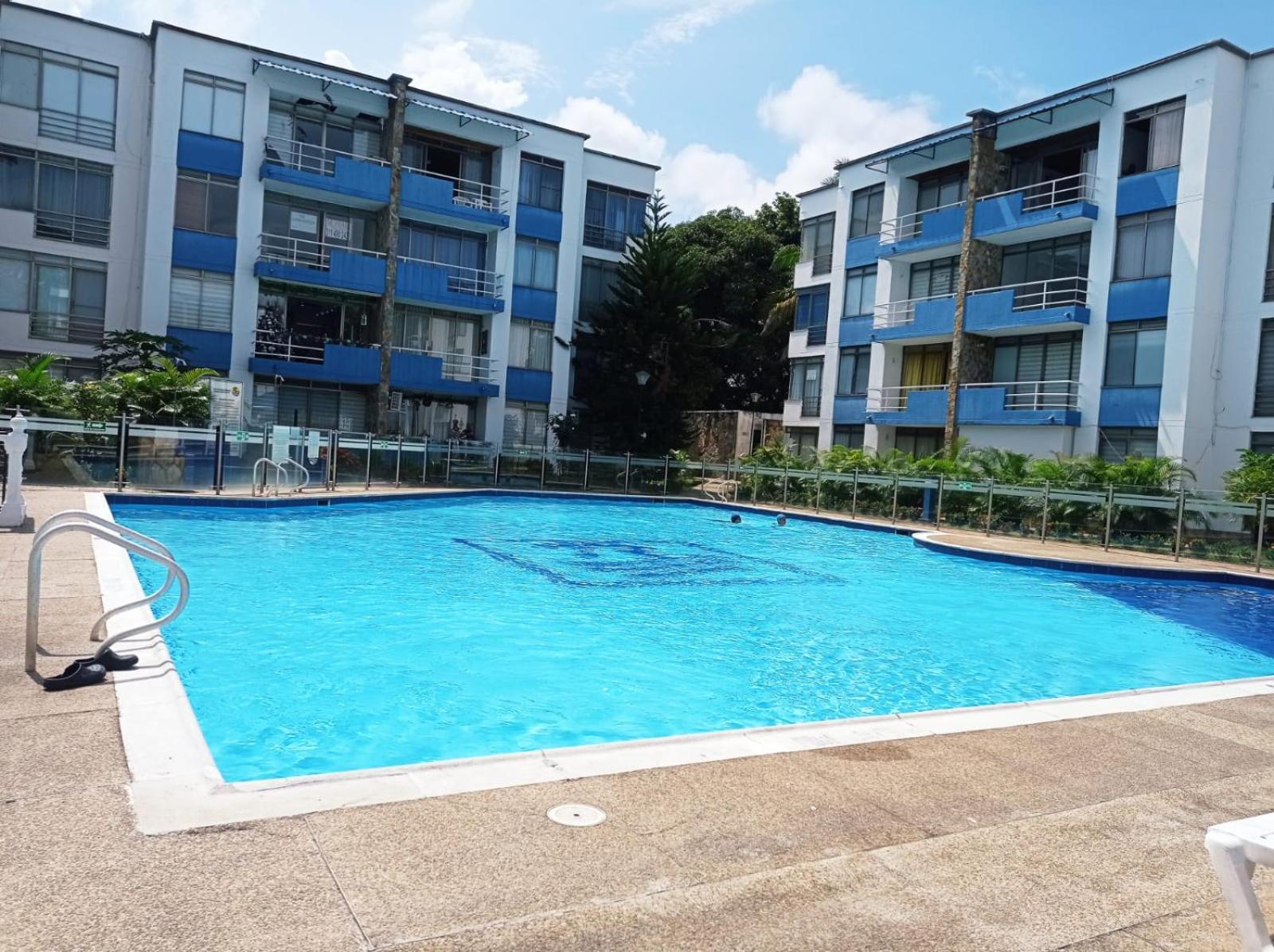 Ac APTO MELGAR CON PISCINA
