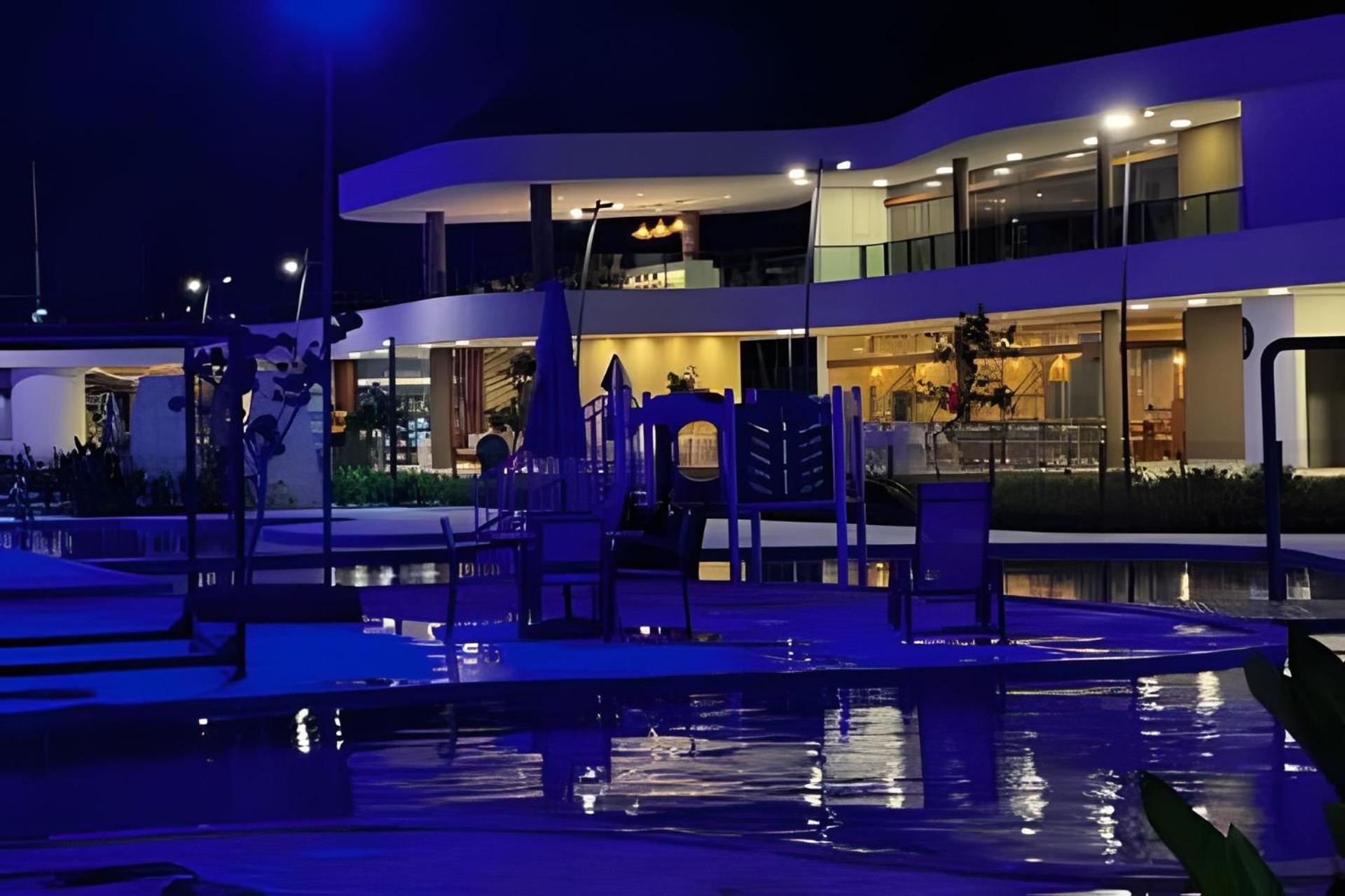 Makia Beach Experience