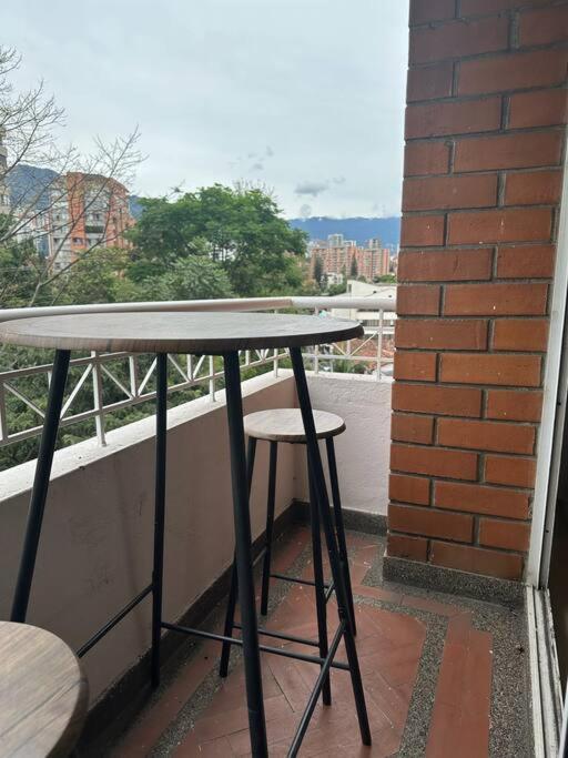 Cozy Studio Apartment in Poblado with Jacuzzi