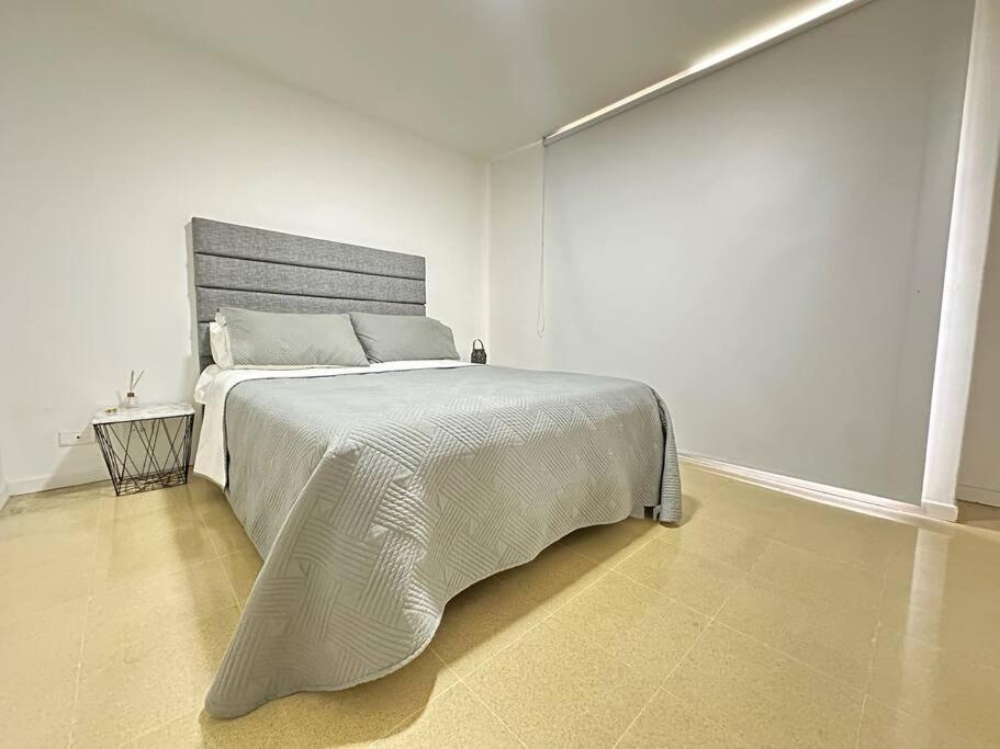Cozy Studio Apartment in Poblado with Jacuzzi