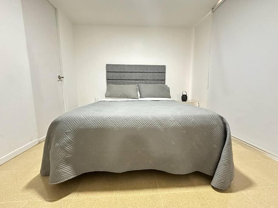 Cozy Studio Apartment in Poblado with Jacuzzi