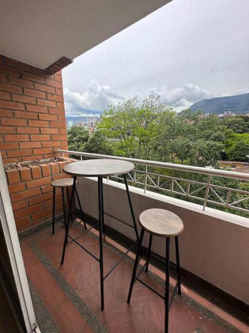 Cozy Studio Apartment in Poblado with Jacuzzi