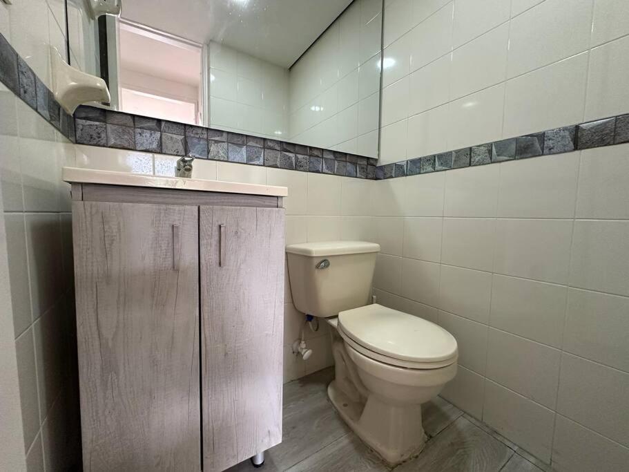 Cozy Studio Apartment in Poblado with Jacuzzi