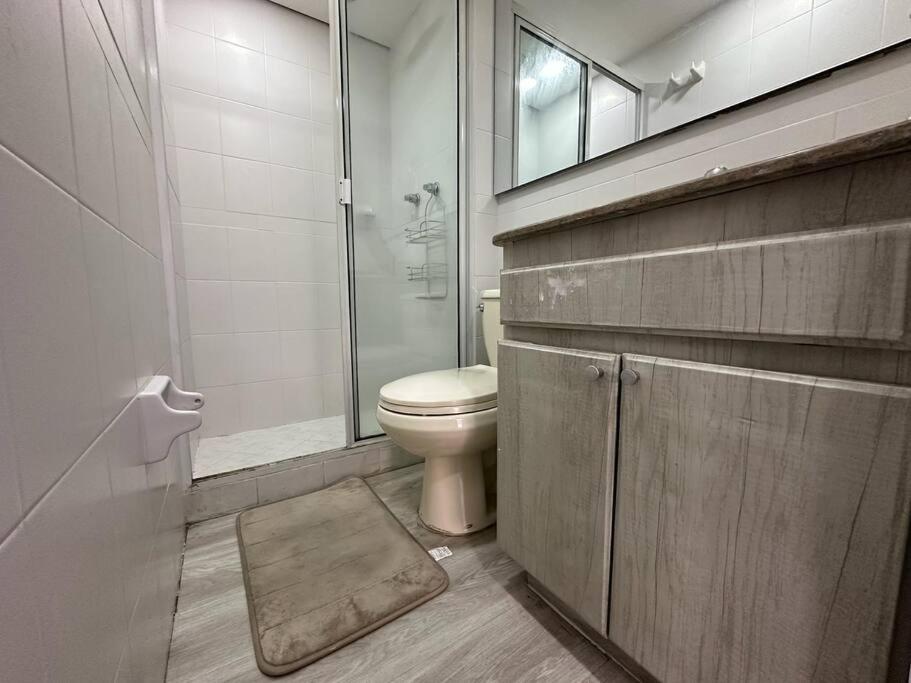 Cozy Studio Apartment in Poblado with Jacuzzi