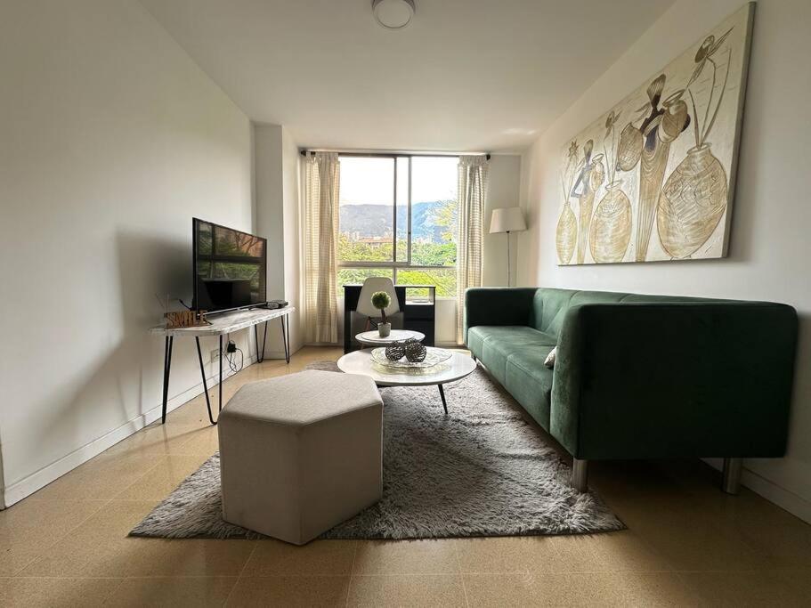 Cozy Studio Apartment in Poblado with Jacuzzi