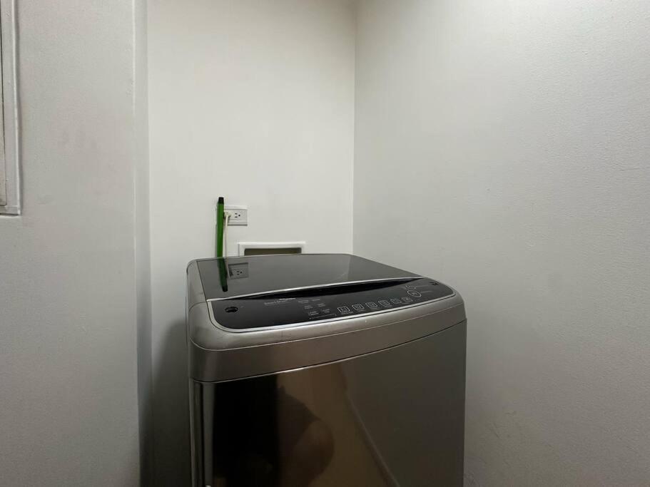 Cozy Studio Apartment in Poblado with Jacuzzi