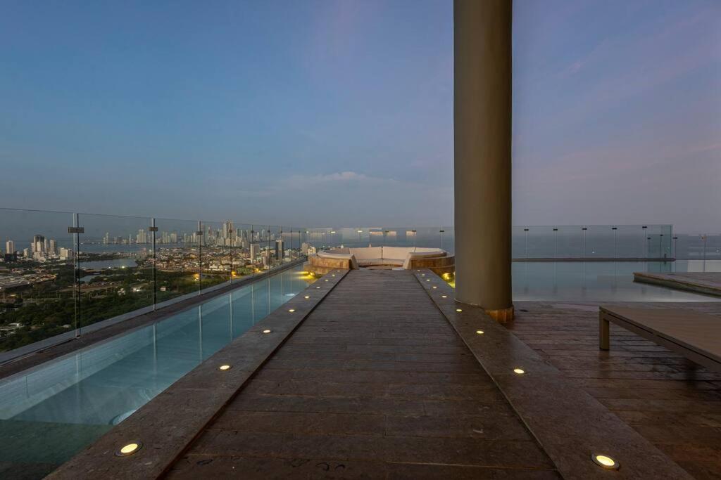 Beachfront Condo 1605 Murano Centro 1, Near Walled City Airport Pick Up