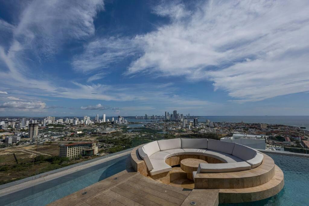 Beachfront Condo 1605 Murano Centro 1, Near Walled City Airport Pick Up