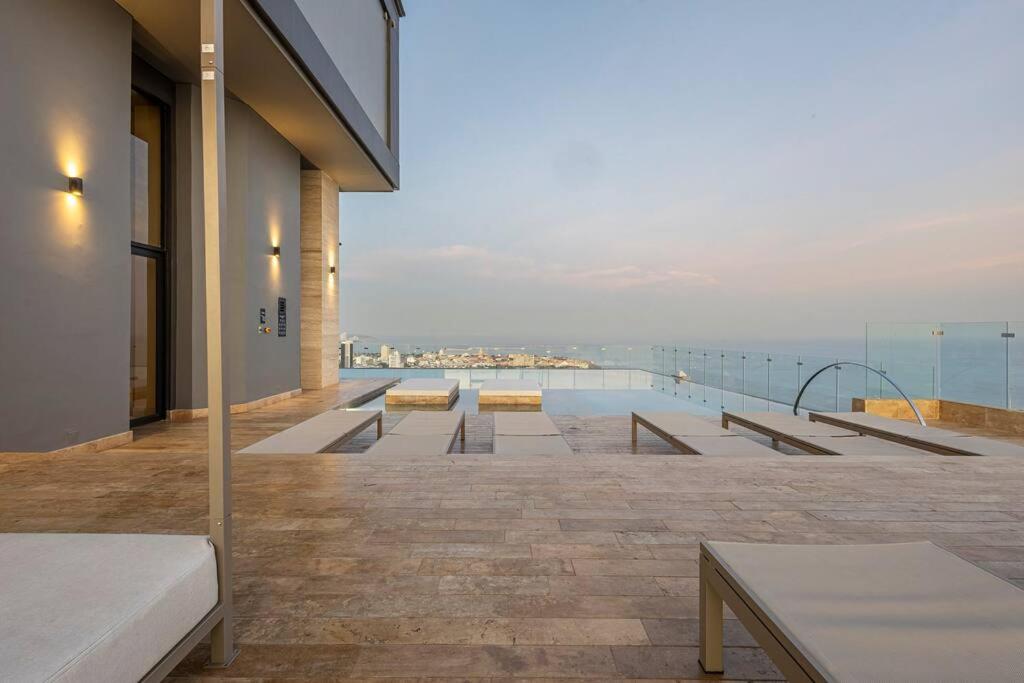 Beachfront Condo 1605 Murano Centro 1, Near Walled City Airport Pick Up