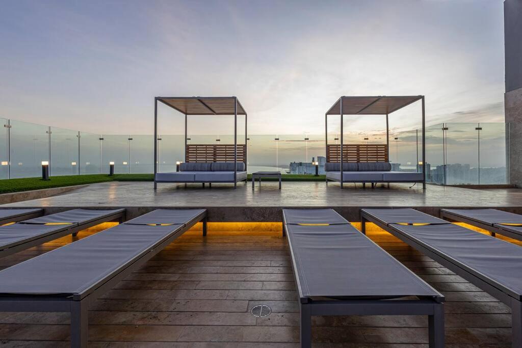 Beachfront Condo 1605 Murano Centro 1, Near Walled City Airport Pick Up