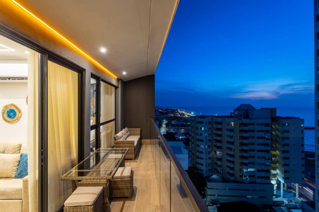 Beachfront Condo 1605 Murano Centro 1, Near Walled City Airport Pick Up