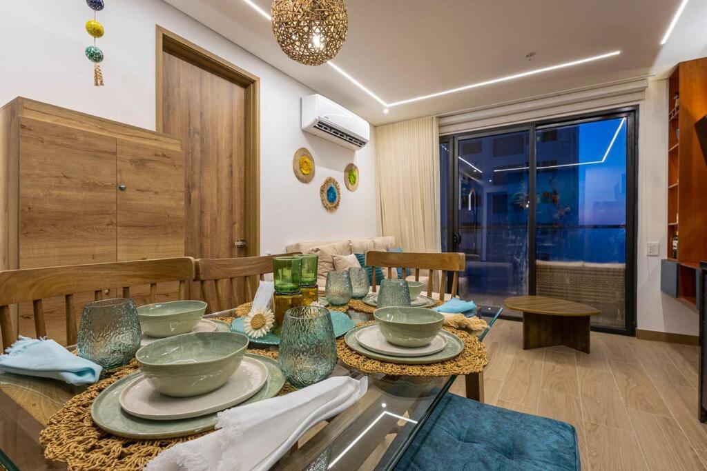 Beachfront Condo 1605 Murano Centro 1, Near Walled City Airport Pick Up