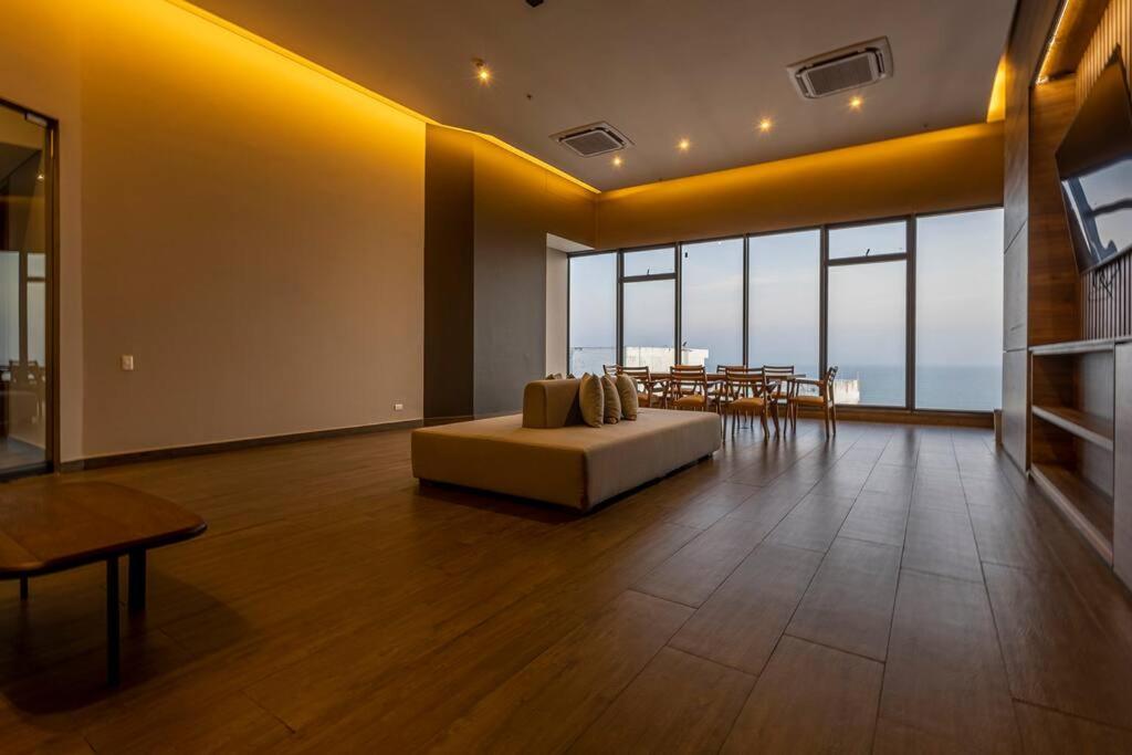 Beachfront Condo 1605 Murano Centro 1, Near Walled City Airport Pick Up