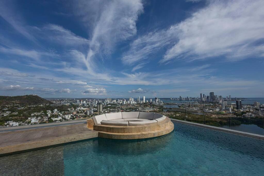 Beachfront Condo 1605 Murano Centro 1, Near Walled City Airport Pick Up