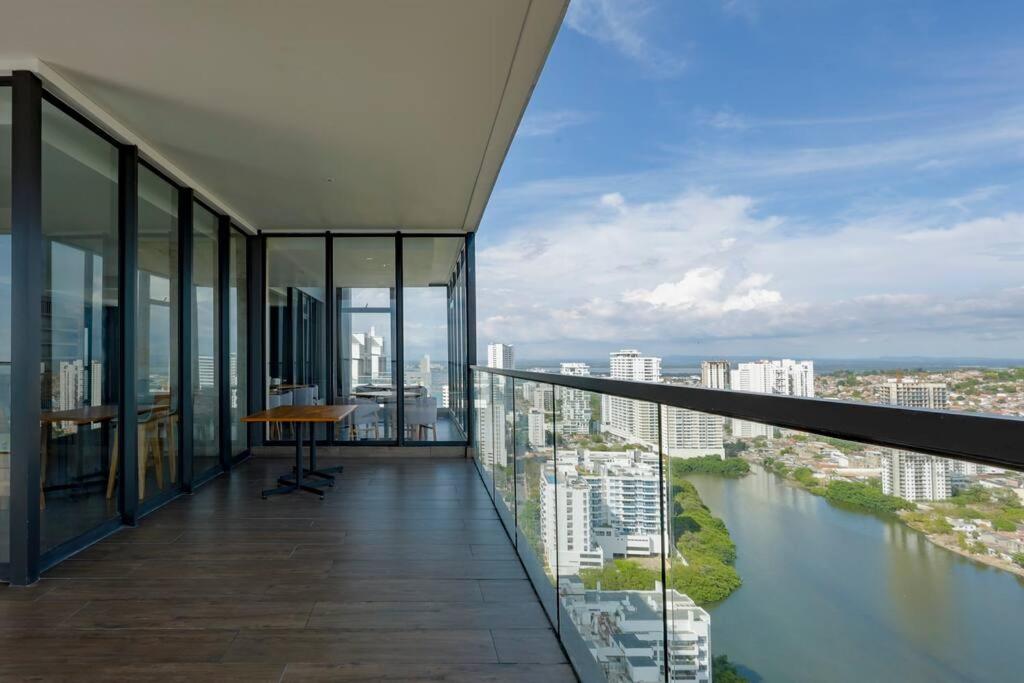 Beachfront Condo 1605 Murano Centro 1, Near Walled City Airport Pick Up