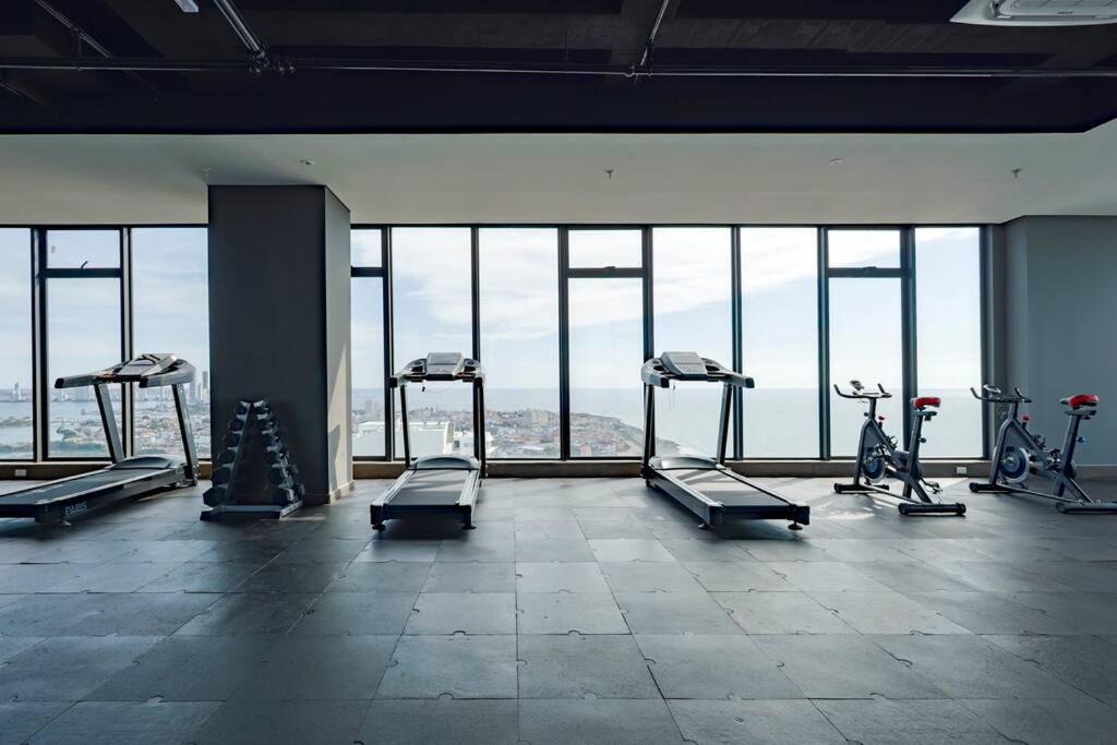 Beachfront Condo 1605 Murano Centro 1, Near Walled City Airport Pick Up